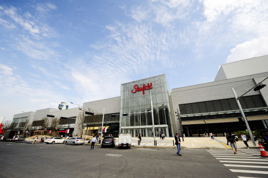 신세계그룹의 쇼핑테마파크 '스타필드 하남' 외관 <신세계그룹 제공>